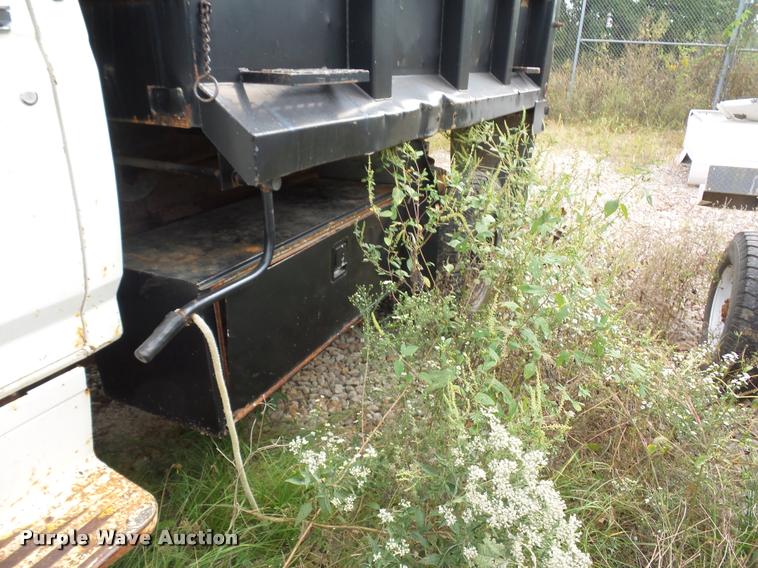 image for item L4294 1987 Ford F700 dump truck
