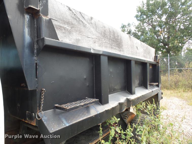 image for item L4294 1987 Ford F700 dump truck