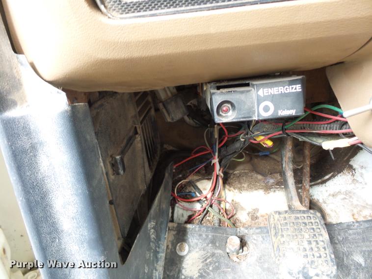 image for item L4294 1987 Ford F700 dump truck