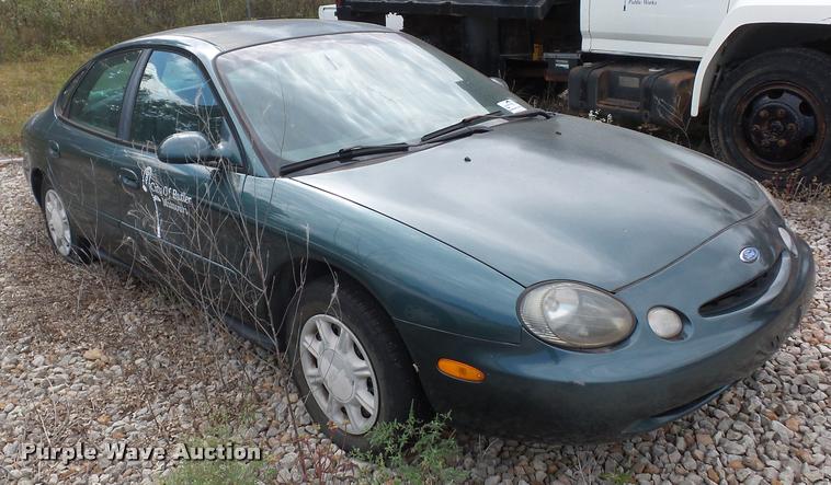 image for item L4295 1997 Ford Taurus