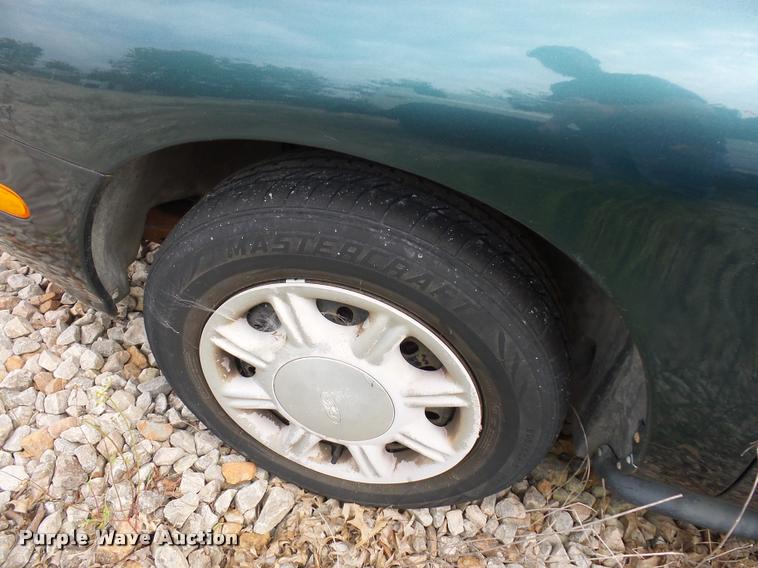 image for item L4295 1997 Ford Taurus