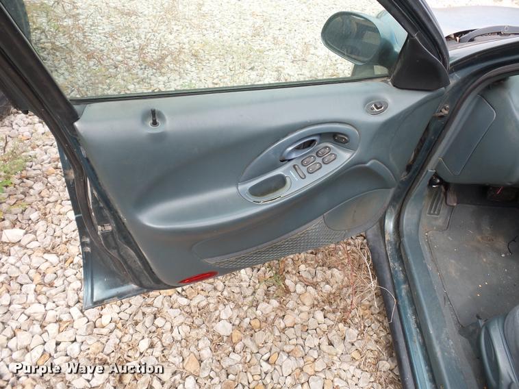 image for item L4295 1997 Ford Taurus