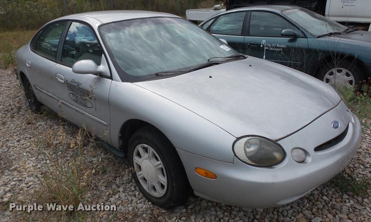 image for item L4296 1997 Ford Taurus