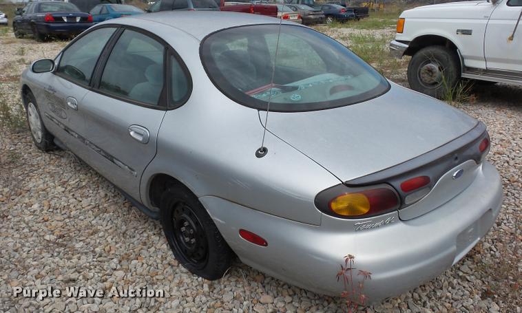 image for item L4296 1997 Ford Taurus