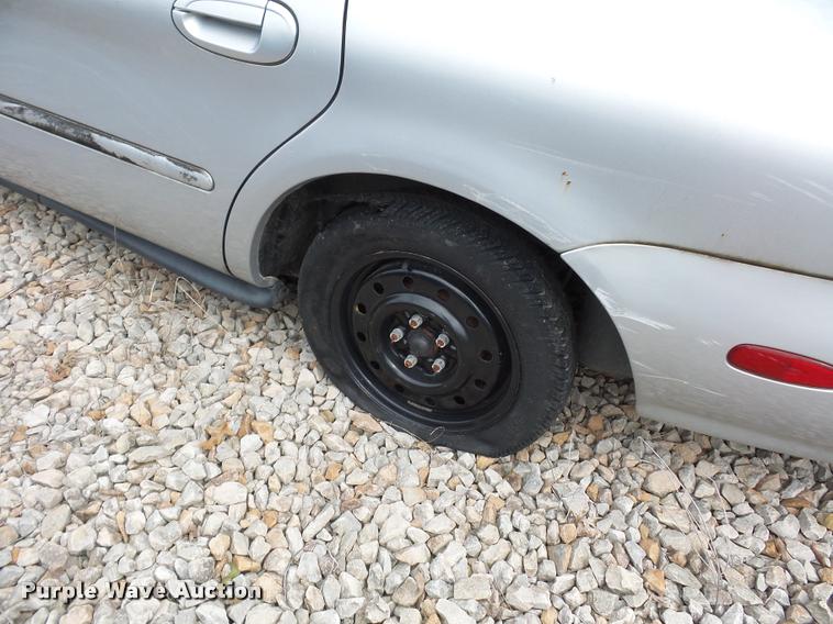 image for item L4296 1997 Ford Taurus