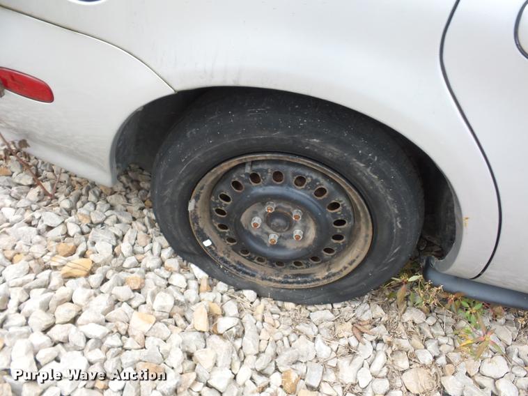 image for item L4296 1997 Ford Taurus