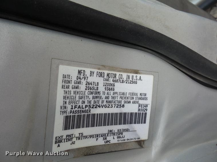 image for item L4296 1997 Ford Taurus