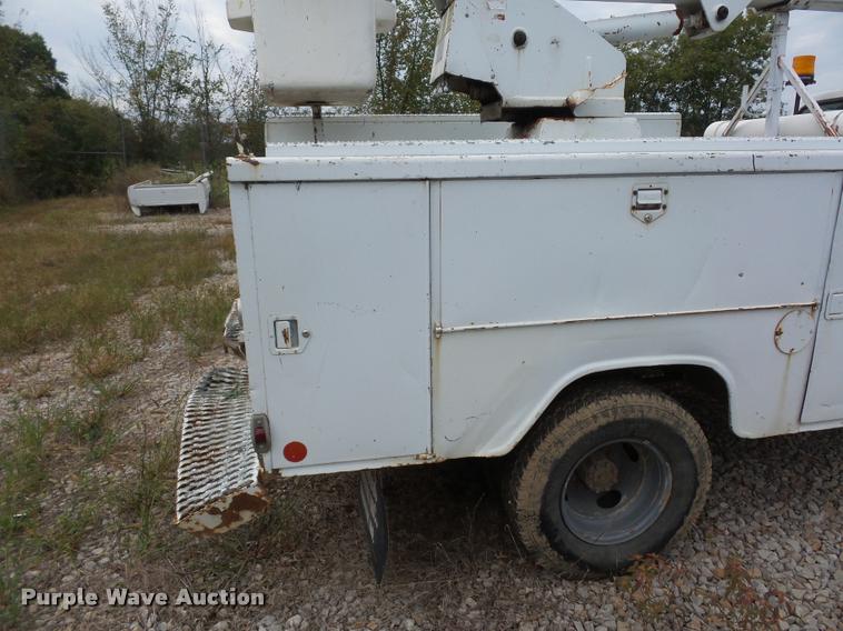 image for item L4297 1988 Ford F450 Super Duty bucket truck