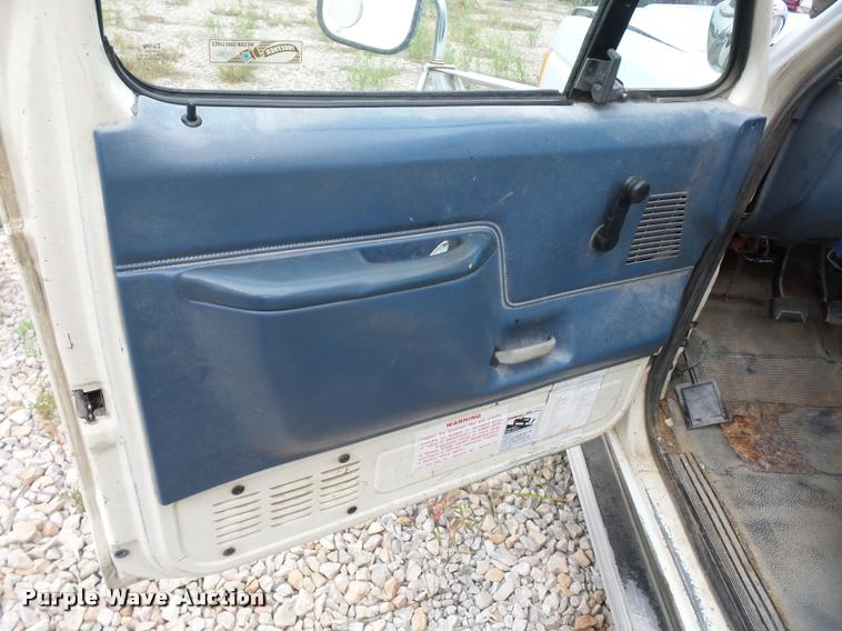 image for item L4297 1988 Ford F450 Super Duty bucket truck