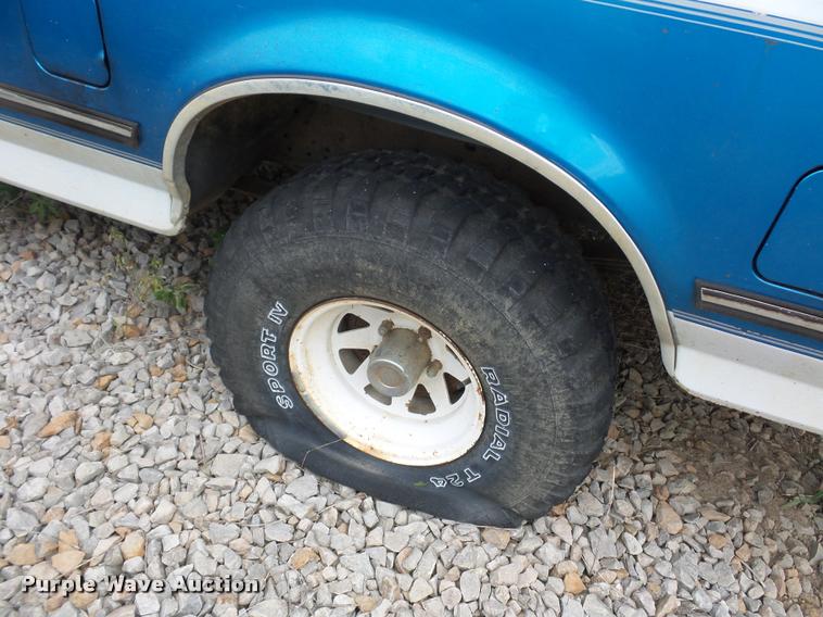 image for item L4300 1995 Ford F150 SuperCab pickup truck