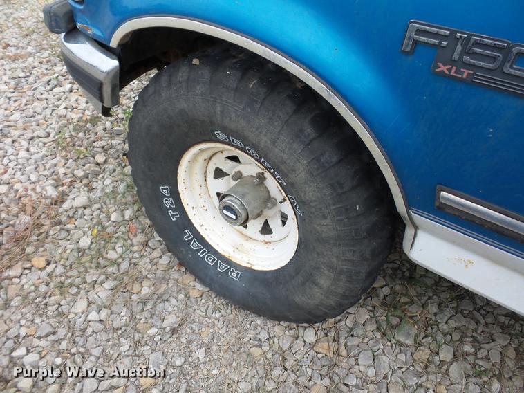 image for item L4300 1995 Ford F150 SuperCab pickup truck