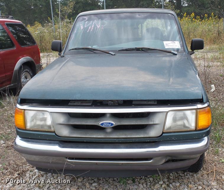 image for item L4302 1997 Ford Ranger SuperCab pickup truck