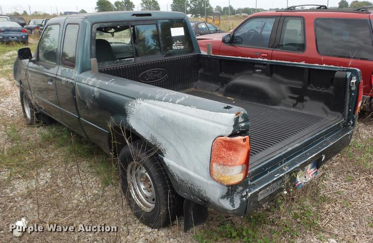image for item L4302 1997 Ford Ranger SuperCab pickup truck