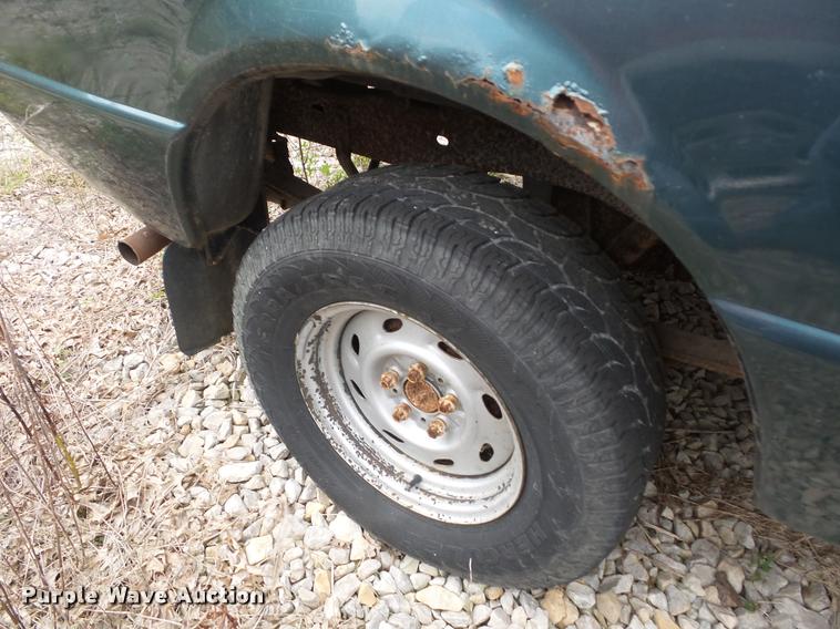 image for item L4302 1997 Ford Ranger SuperCab pickup truck
