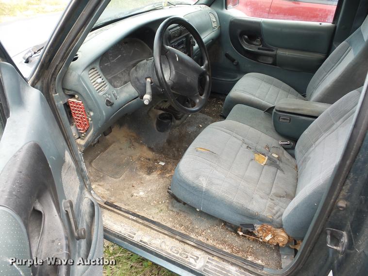 image for item L4302 1997 Ford Ranger SuperCab pickup truck