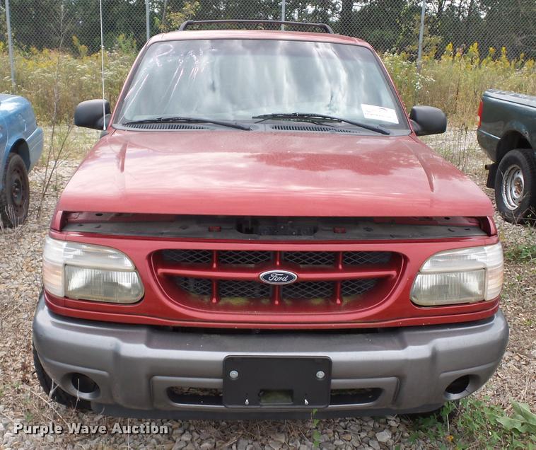 image for item L4303 2000 Ford Explorer SUV