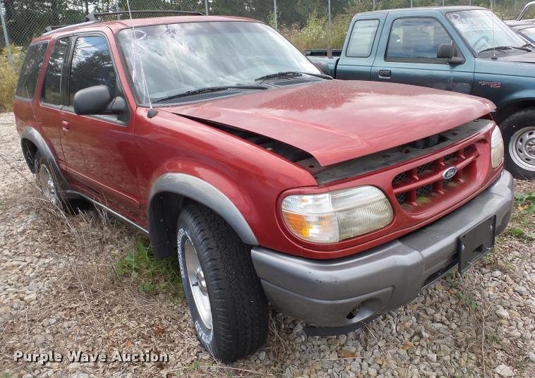 image for item L4303 2000 Ford Explorer SUV