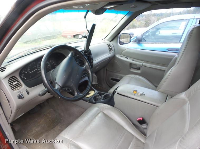 image for item L4303 2000 Ford Explorer SUV