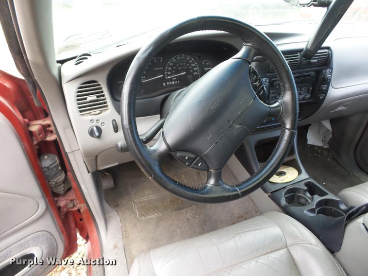 image for item L4303 2000 Ford Explorer SUV