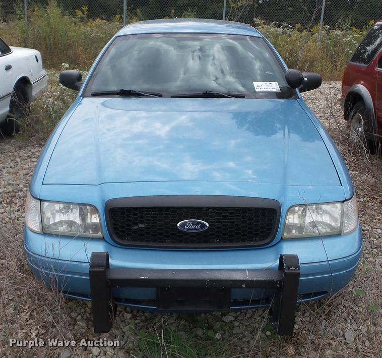 image for item L4304 2005 Ford Crown Victoria Police Interceptor