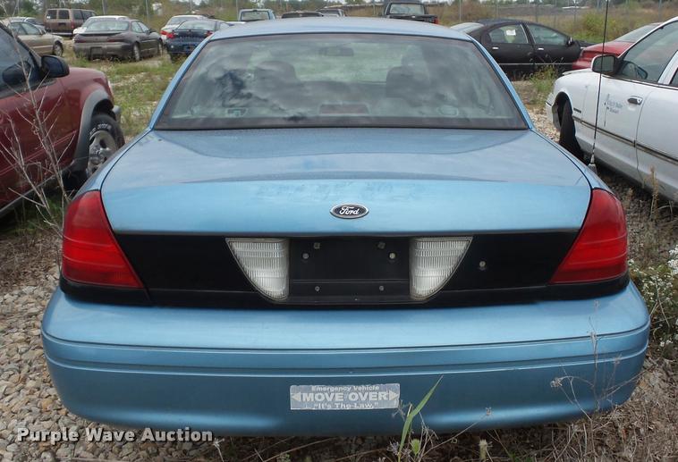 image for item L4304 2005 Ford Crown Victoria Police Interceptor