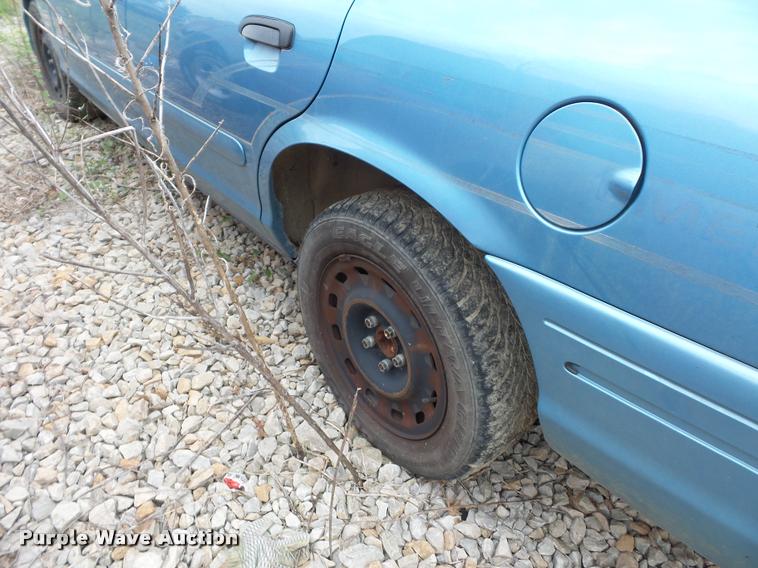 image for item L4304 2005 Ford Crown Victoria Police Interceptor