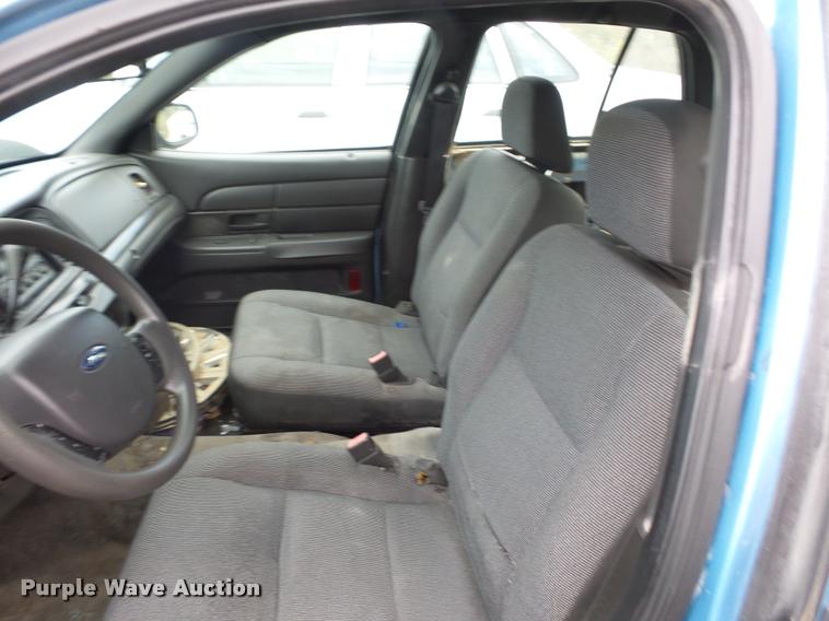 image for item L4304 2005 Ford Crown Victoria Police Interceptor