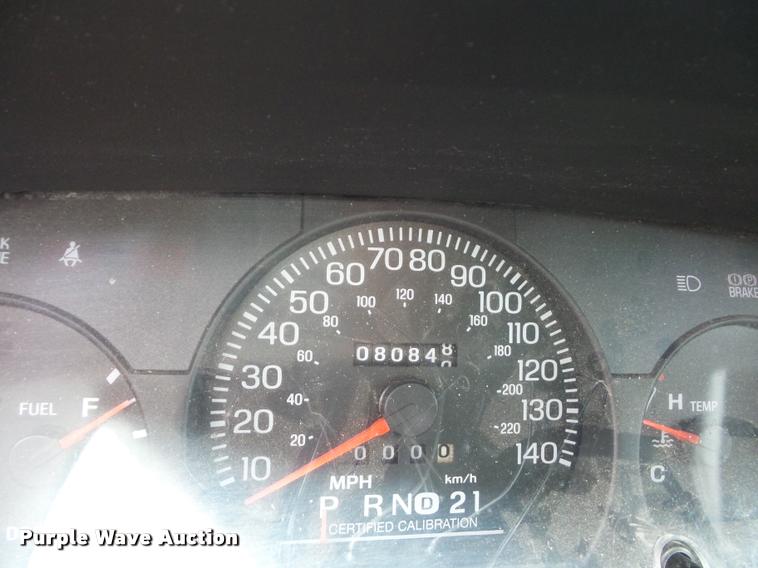 image for item L4304 2005 Ford Crown Victoria Police Interceptor