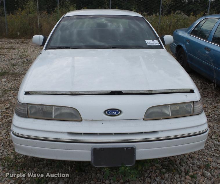 image for item L4305 1992 Ford Crown Victoria