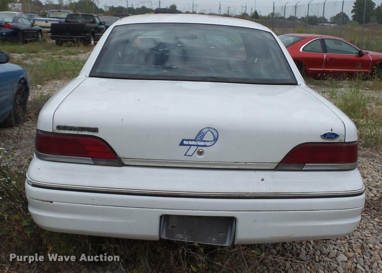 image for item L4305 1992 Ford Crown Victoria