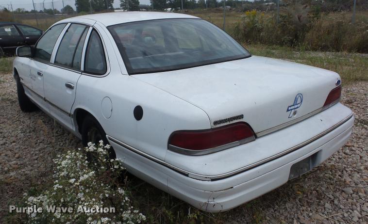 image for item L4305 1992 Ford Crown Victoria
