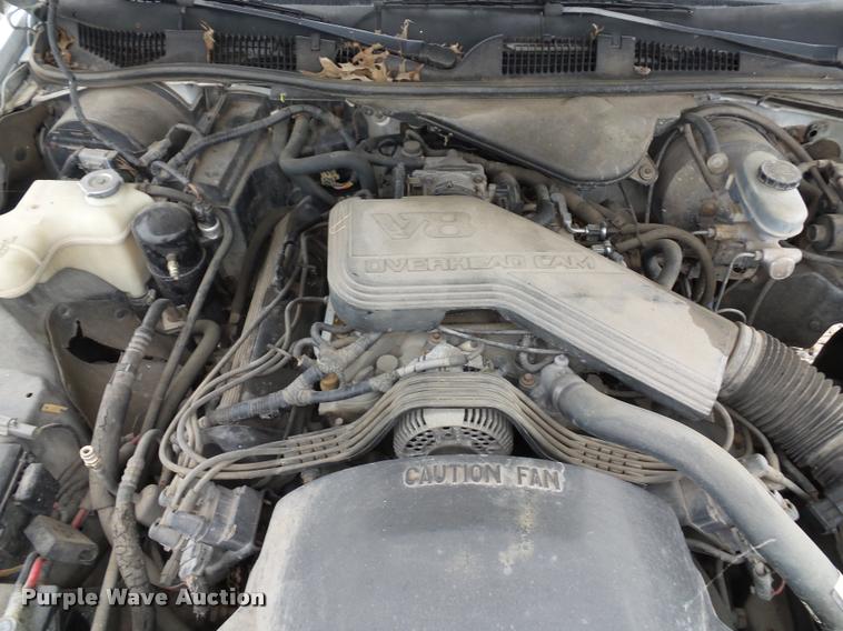 image for item L4305 1992 Ford Crown Victoria