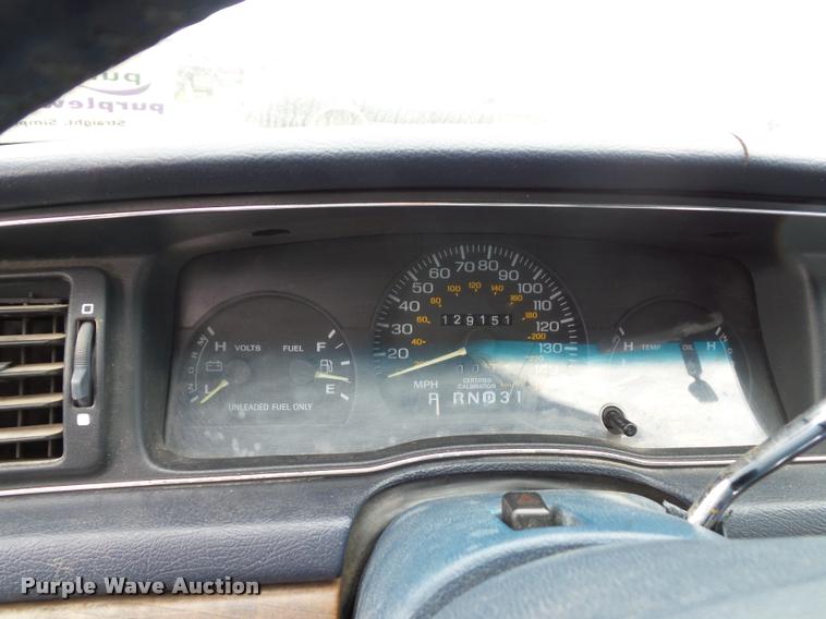 image for item L4305 1992 Ford Crown Victoria
