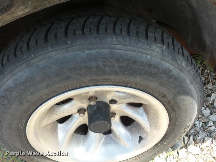 image for item L4306 2000 Chevrolet S10 pickup truck