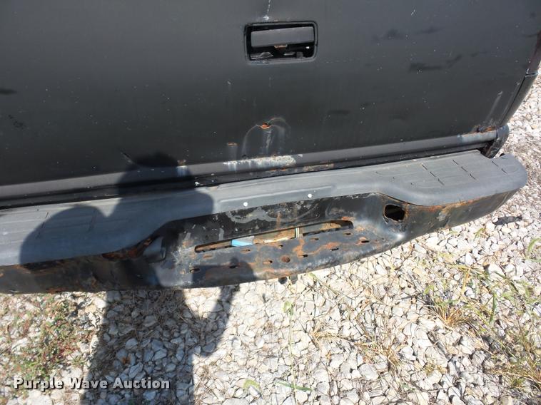 image for item L4306 2000 Chevrolet S10 pickup truck