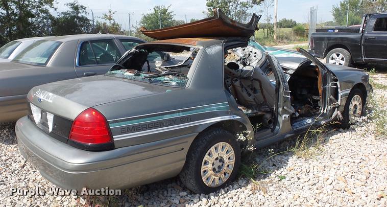 image for item L4313 2003 Ford Crown Victoria Police Interceptor