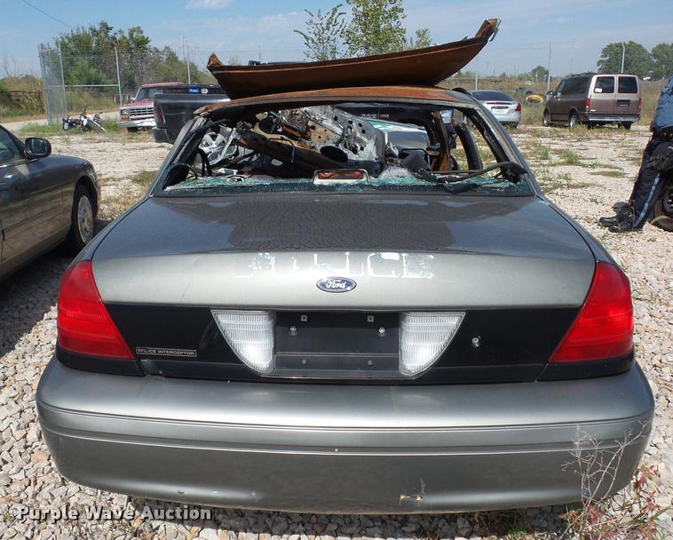 image for item L4313 2003 Ford Crown Victoria Police Interceptor