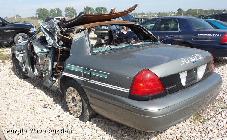 image for item L4313 2003 Ford Crown Victoria Police Interceptor