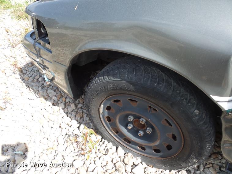 image for item L4313 2003 Ford Crown Victoria Police Interceptor