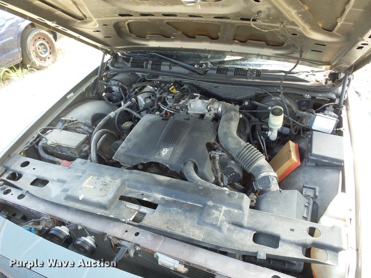 image for item L4313 2003 Ford Crown Victoria Police Interceptor