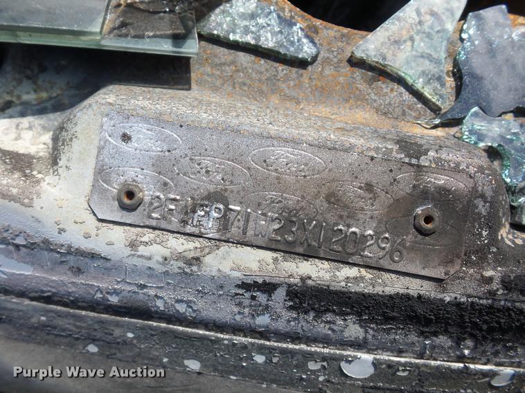 image for item L4313 2003 Ford Crown Victoria Police Interceptor