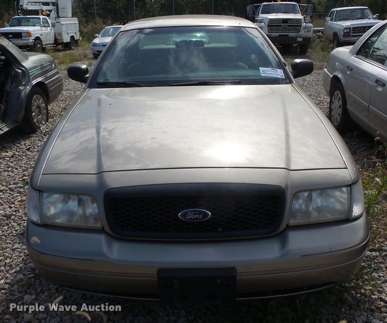 image for item L4314 2001 Ford Crown Victoria Police Interceptor