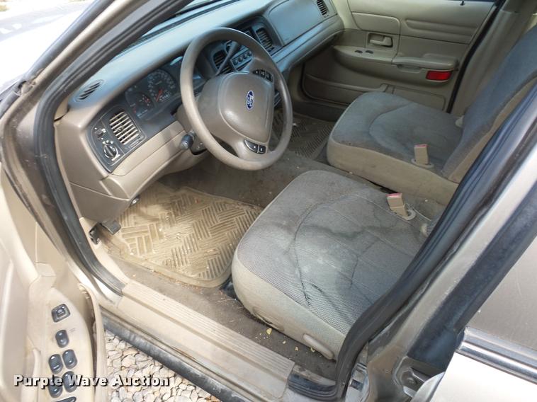 image for item L4314 2001 Ford Crown Victoria Police Interceptor