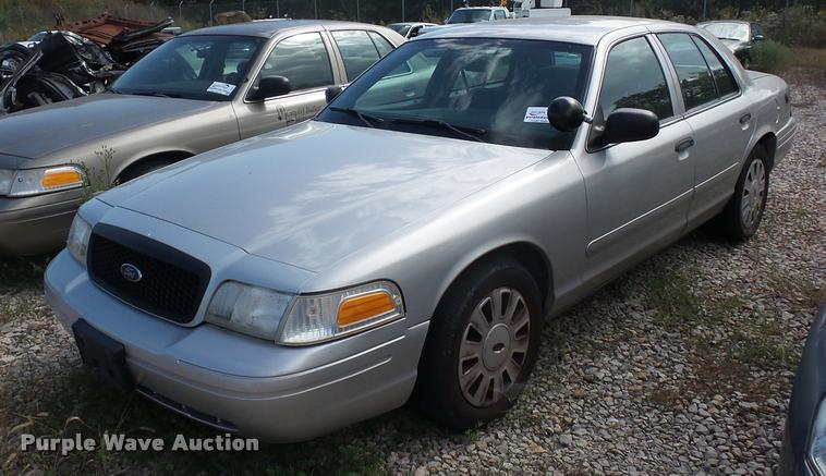 image for item L4315 2006 Ford Crown Victoria Police Interceptor