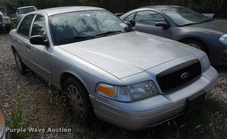 image for item L4315 2006 Ford Crown Victoria Police Interceptor