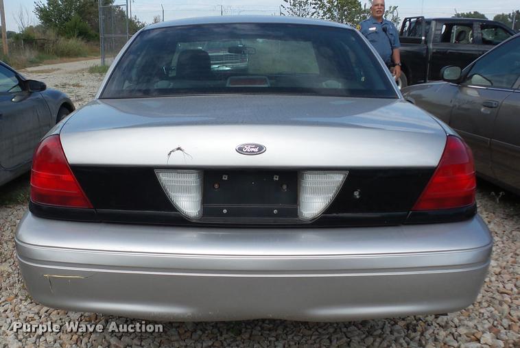 image for item L4315 2006 Ford Crown Victoria Police Interceptor