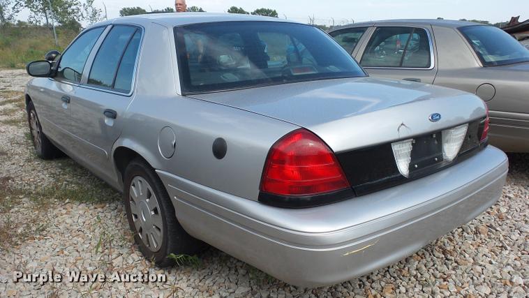 image for item L4315 2006 Ford Crown Victoria Police Interceptor