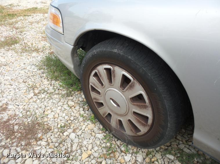 image for item L4315 2006 Ford Crown Victoria Police Interceptor