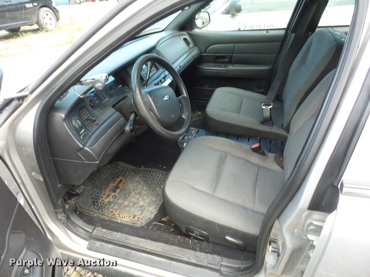 image for item L4315 2006 Ford Crown Victoria Police Interceptor
