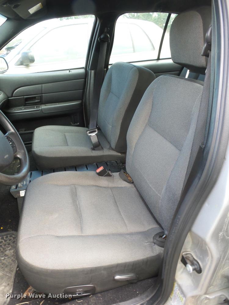 image for item L4315 2006 Ford Crown Victoria Police Interceptor